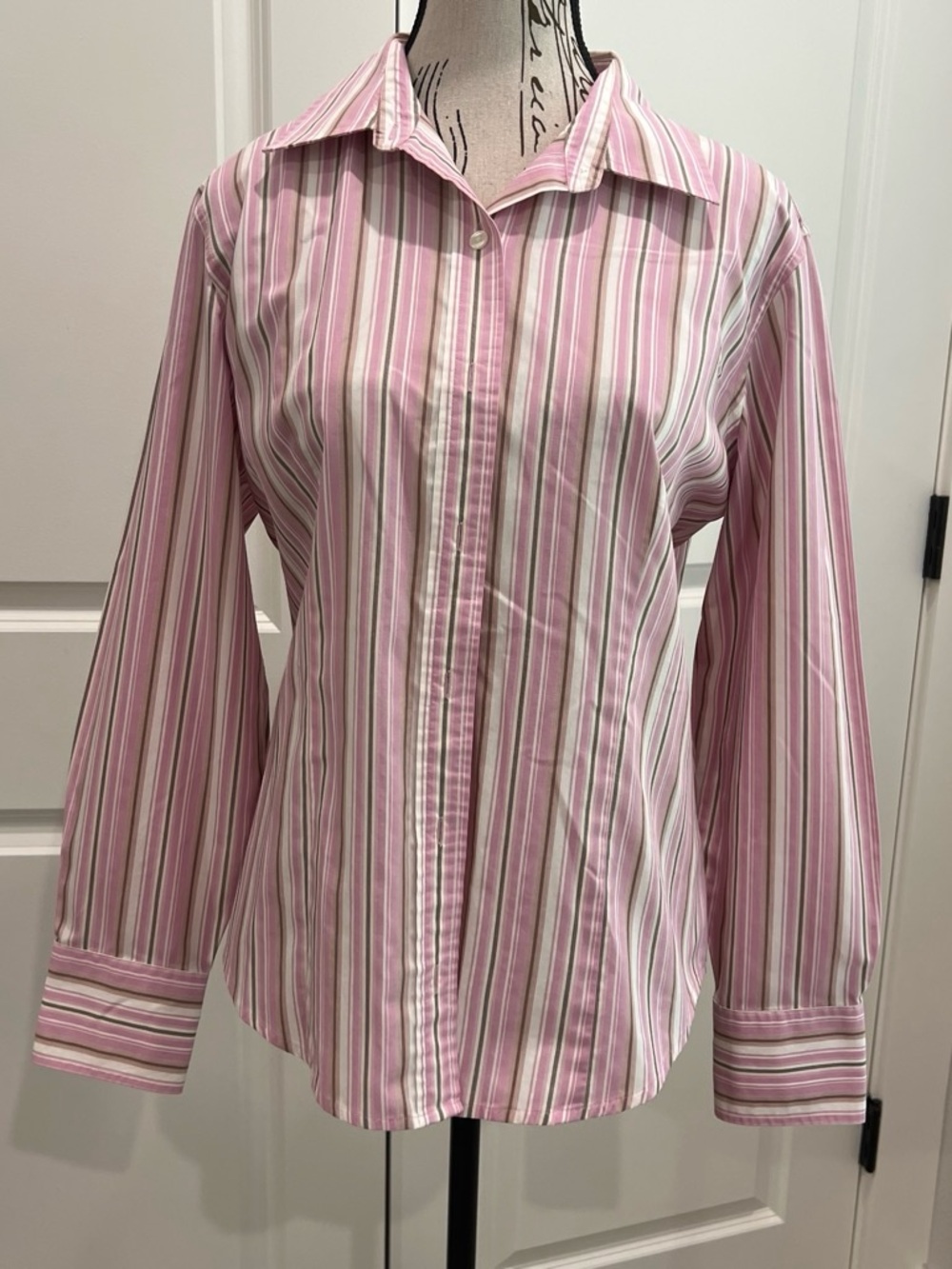 Van Heusen Pink Striped Button-Up Shirt. Size L